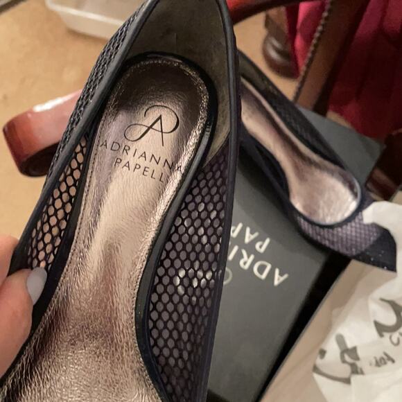 Adrianna papell navy pointed heels size 7.5 - Picture 3 of 6